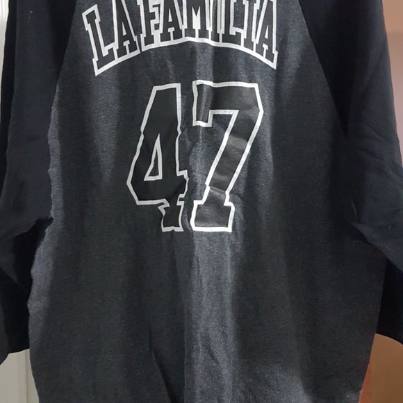 Lafamilia XL Tshirt - Picture 2 of 3